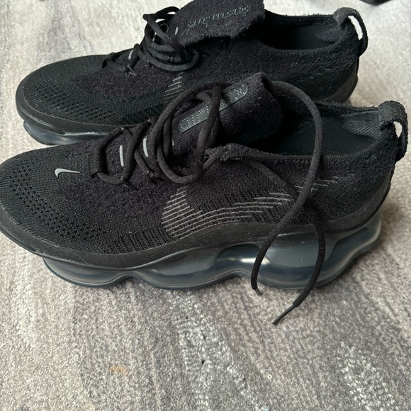 Nike mens Air Max Scorpion Flyknit BLACK/ ANTHRACITE-9 - Picture 5 of 8